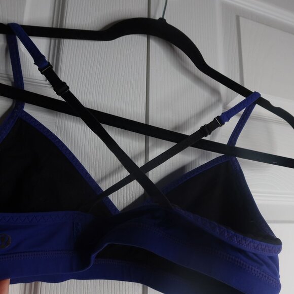 Lululemon Dignity Dark Blue Cross Front Sports Bra Women's Size 8 - Picture 3 of 6